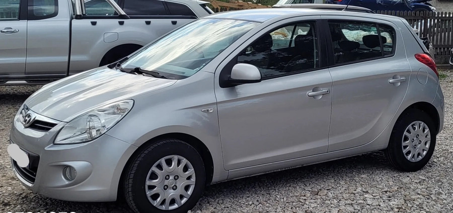 Hyundai i20 cena 9700 przebieg: 137000, rok produkcji 2010 z Kielce małe 191